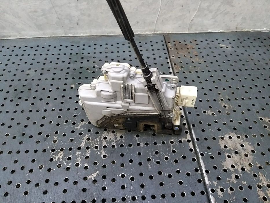 Broasca usa stanga fata seat leon 1p 1p1837015