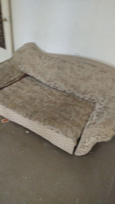 Срочно Диван отдам даром