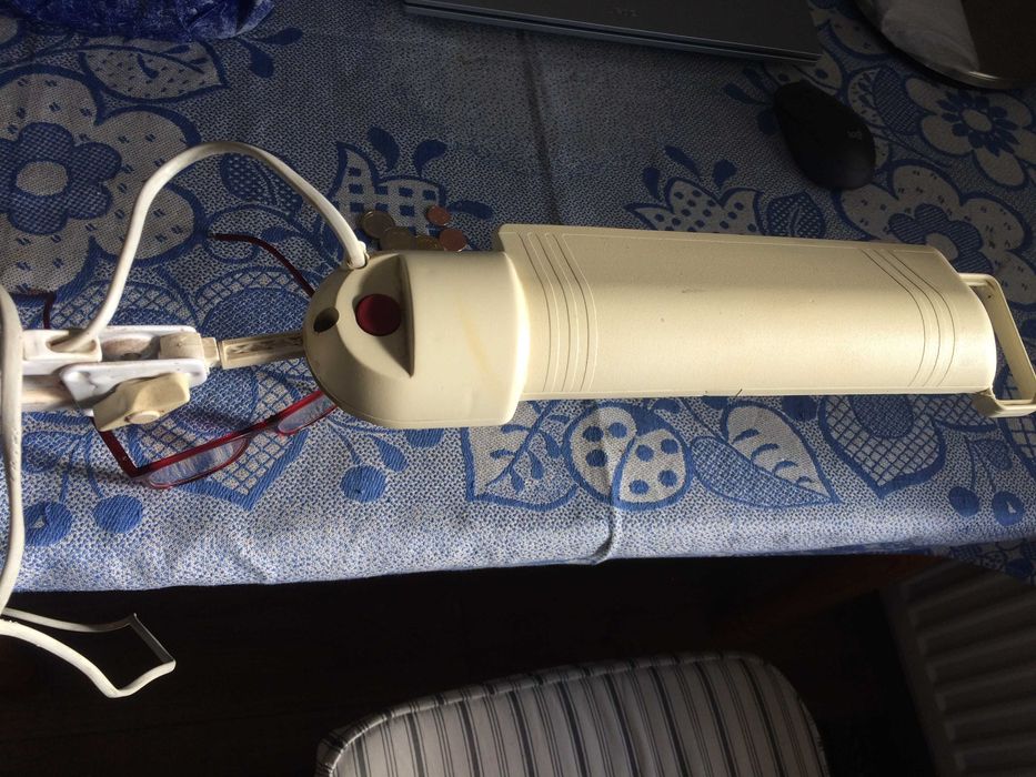 Продавам настолна лампа - работна.