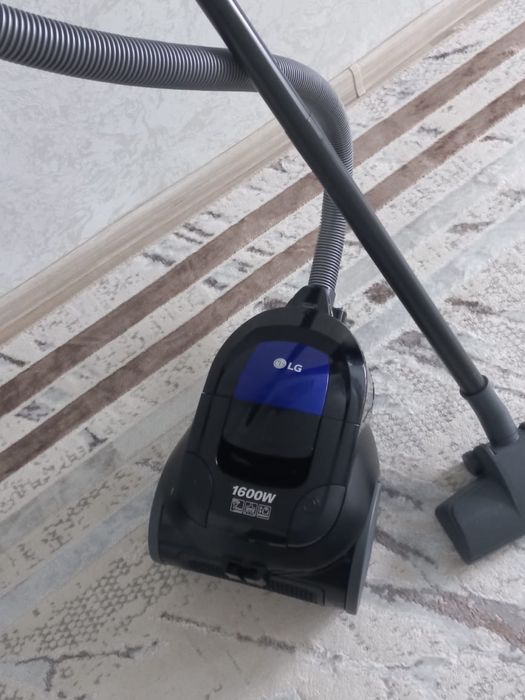 Продается пылесос LG