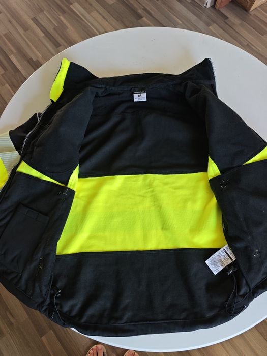 Vând jachetă softshell rezistenta la vânt și apă – Portwest PW375