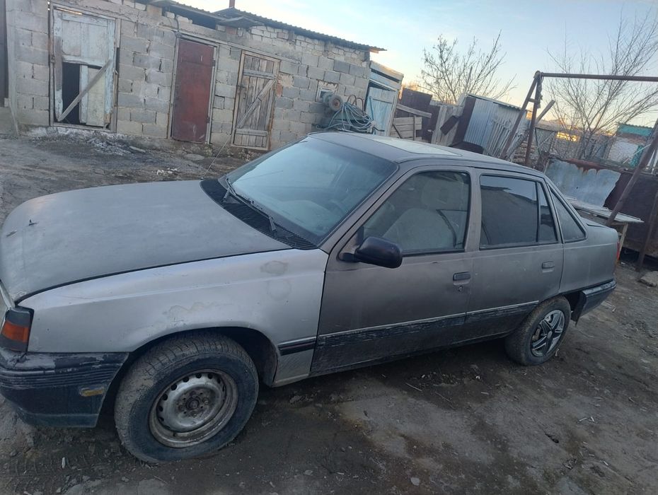Опель кадетт продам
