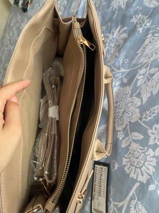 Нова бежова чанта