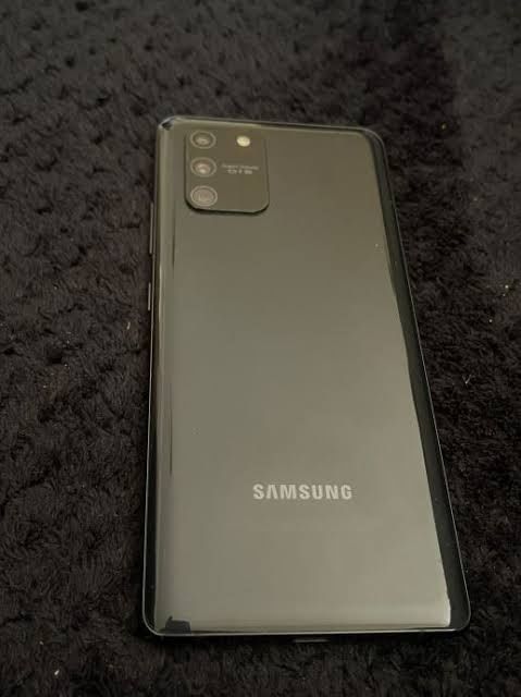 Смартфон Samsung+ смарт часы+наушники