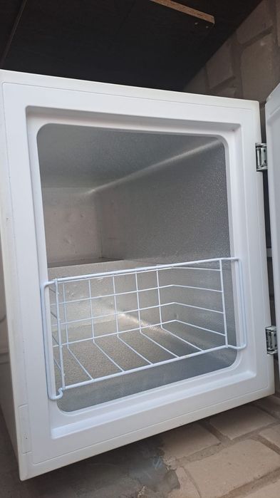 Продам морозильную камеру