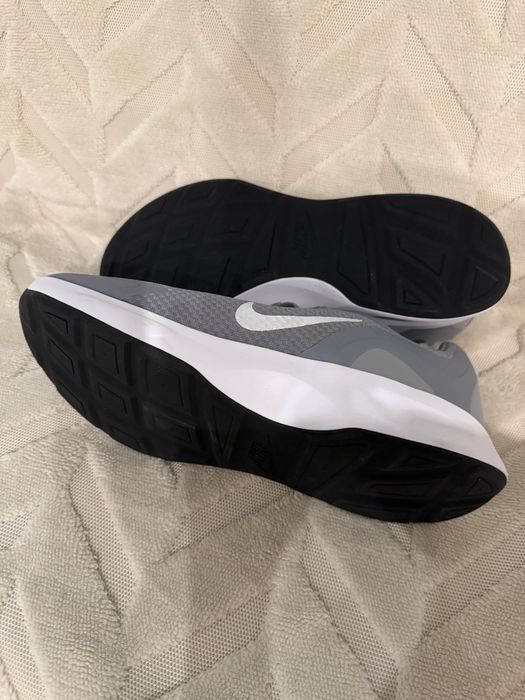 Чисто нови мъжки маратонки Nike