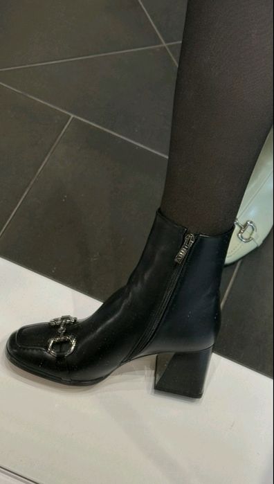 Нови дамски боти в  черна еко кожа-класика и стил! 38 39 40 размер