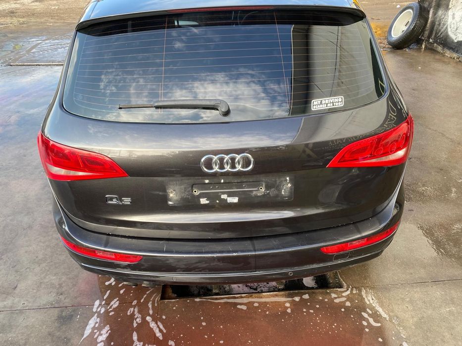 Dezmembrez Audi Q5 2.0tdi 4X4 cod motor CAHA