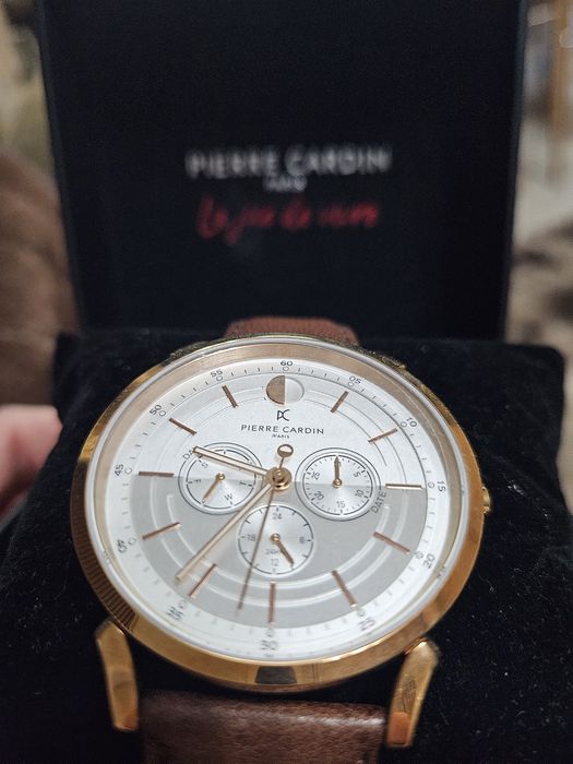 Часовник  Pierre Cardin   оригинален