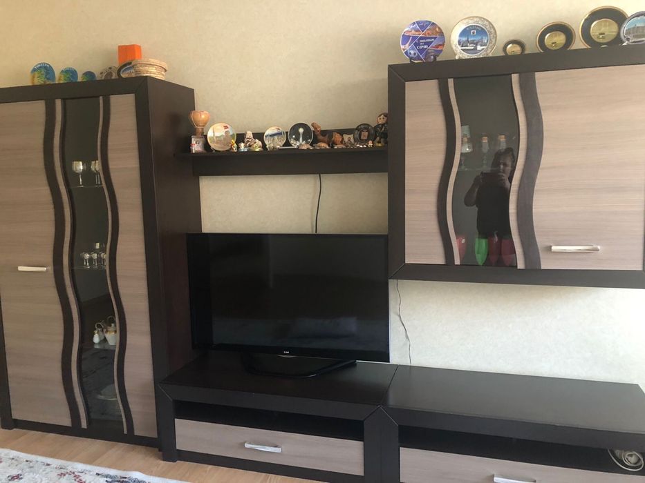 Продам стенку и телевизор плазма LG