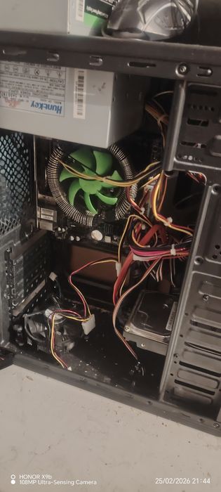 Продаю пк  работает