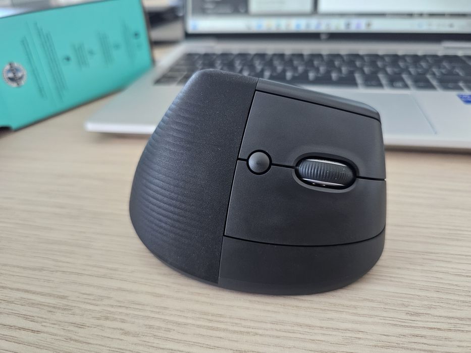 Logitech Lift Vertical Mouse
