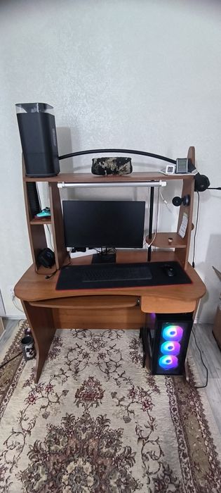 Рабочий письменный стол