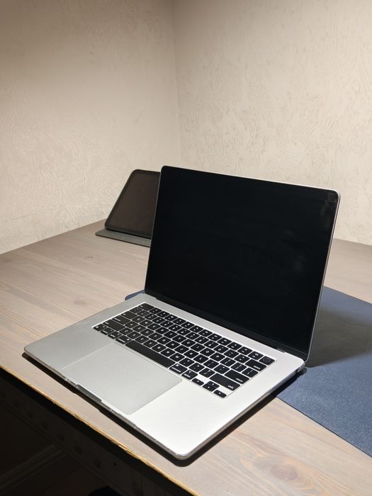 Macbook Air 15 m3 8/256