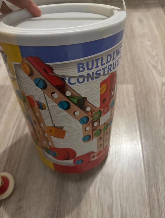 Cuburi construit lemn