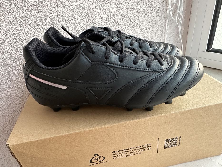 Детски футболни обувки бутонки mizuno 35 номер