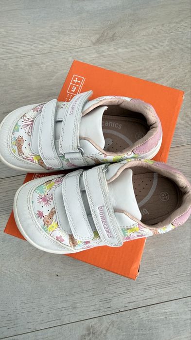Adidasi/Sneakersi Biomecanics nr 25
