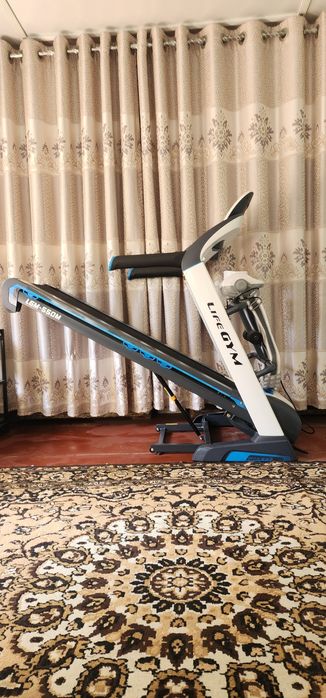 Беговой дорожка.  Live GYM