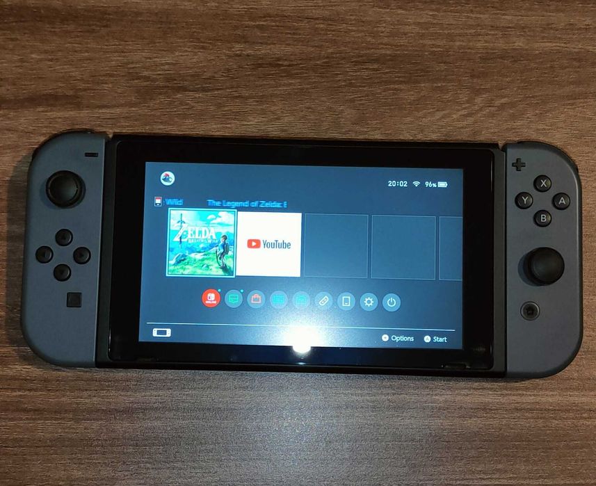 Nintendo Switch 1 + Zelda Breath of the wild + Чисто нов Калъф
