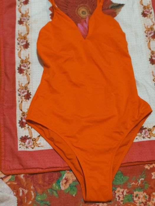 Продаётся новый купальник