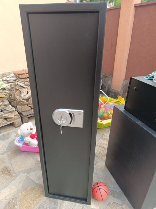 Трезор - каса за оръжие.