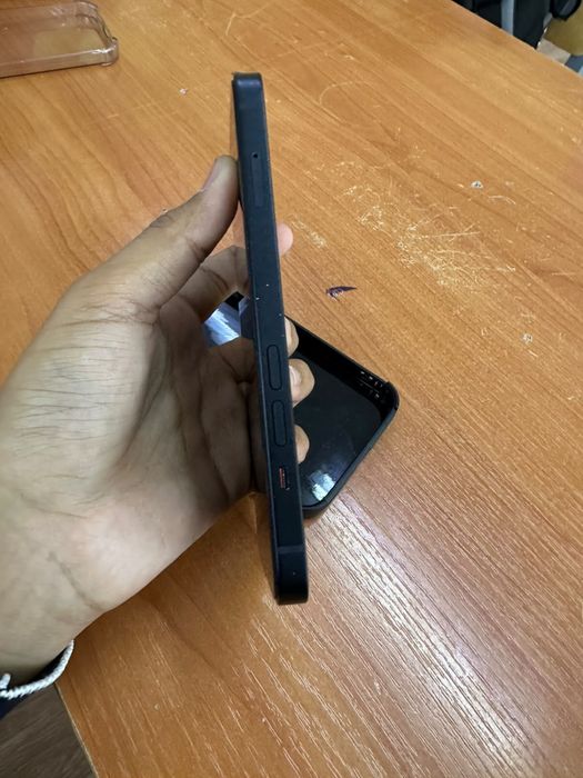 iPhone 13.