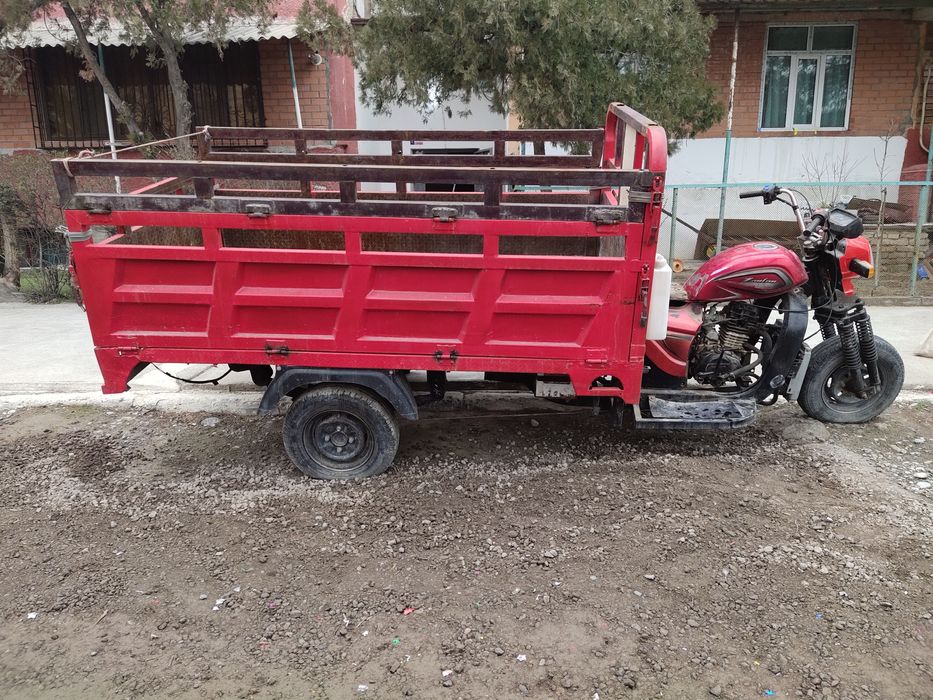 Yuk Mototsikl sotiladi