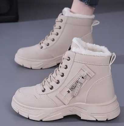 Меки боти за зима,топли,с много мъхеста подплата.