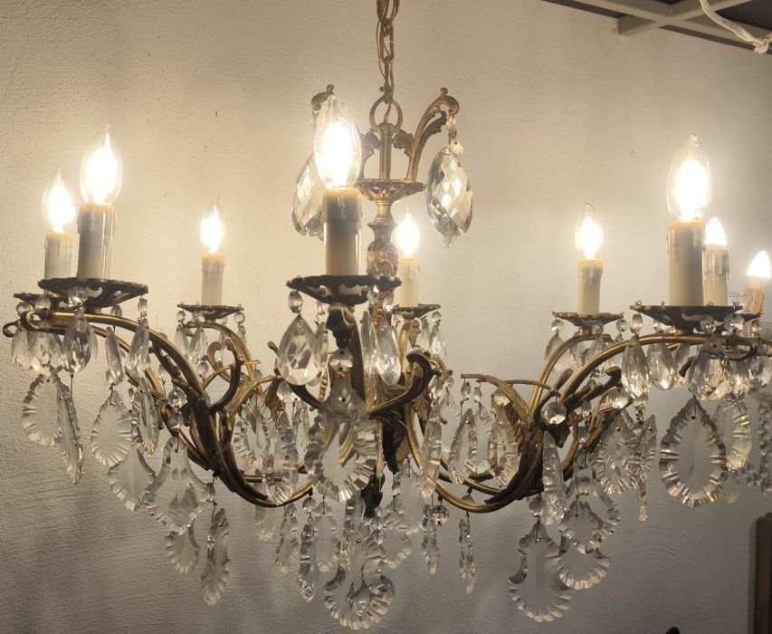 Класически месингов полилей с кристали