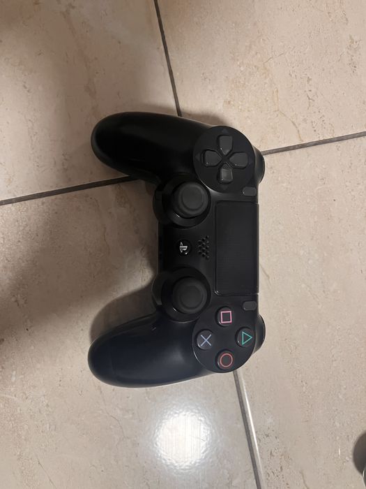 PLAYSTATION4+2console+gta5+cablu