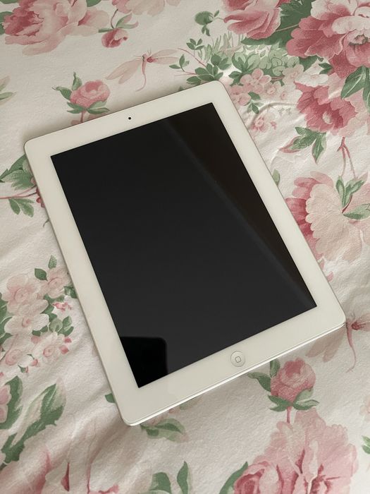 Продам Планшет Apple iPad 4 Wi-Fi + Cellular 256GB