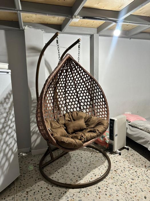 Кресло-качеля коричневое