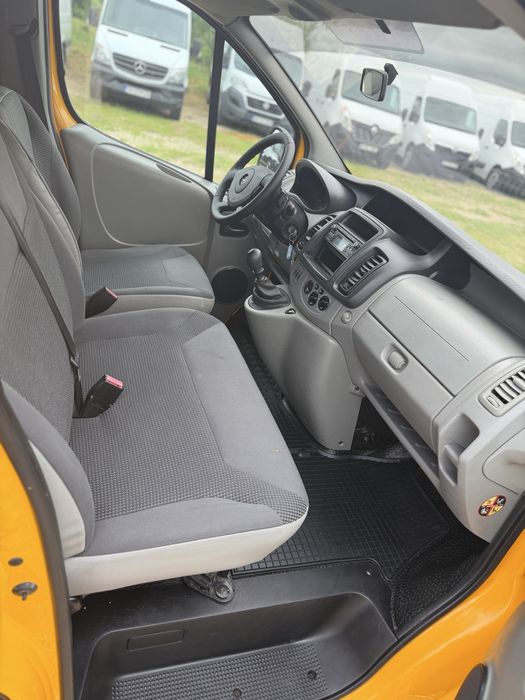 Opel Vivaro 2016 - 2.0Diesel -9 locuri