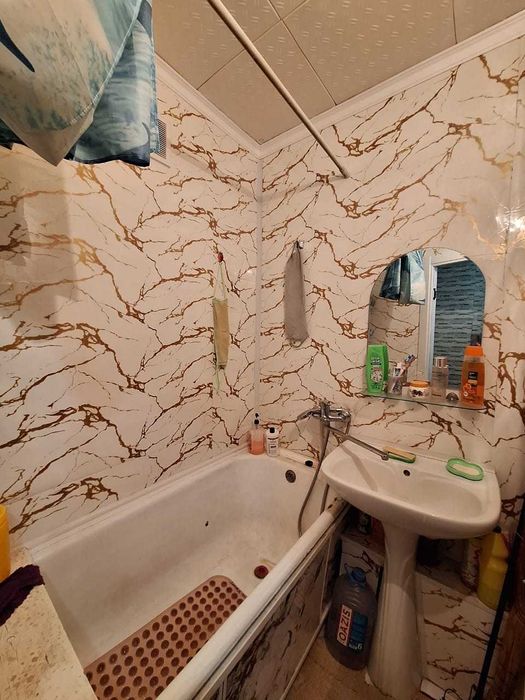 Продам 2 ком квартира РН Азии