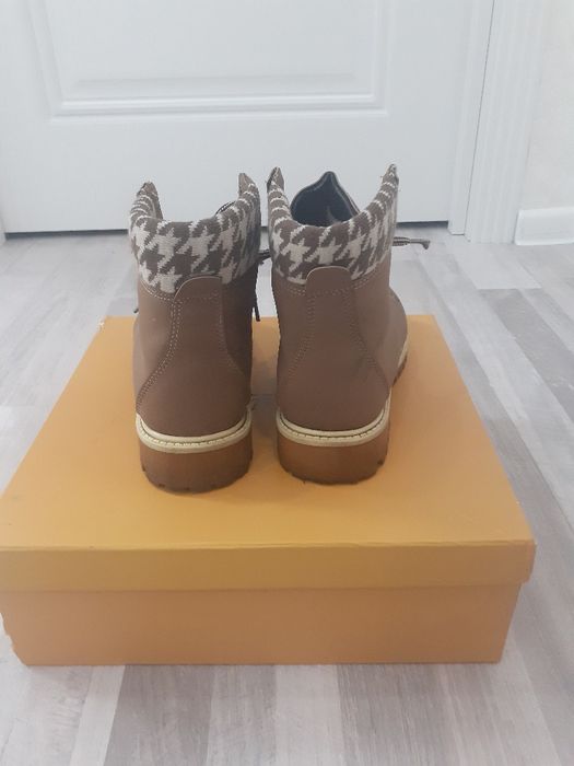 Продам обувь (осень-весна)