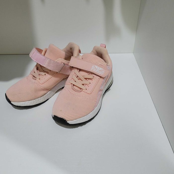 Кроссовки на девочку