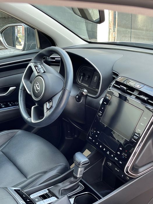 Hyundai tucson машина