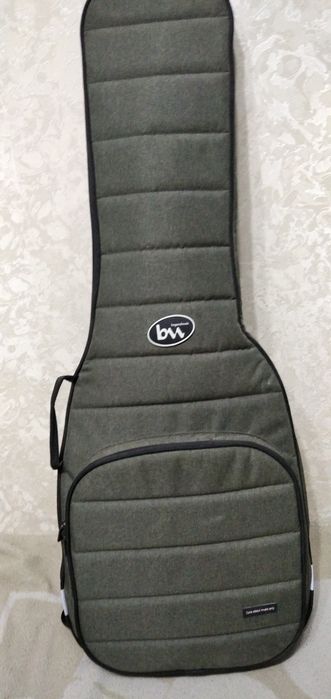 Электрогитара,чехол,кабель