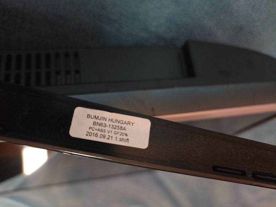 Televizor Samsung LED, UE40J5100aw,ecran fisurat