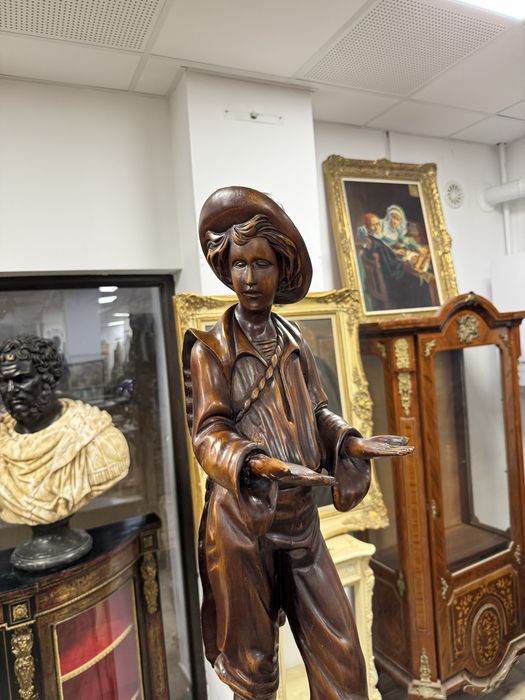 Statueta din lemn masiv sculptata manual