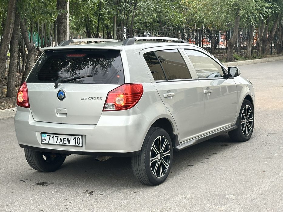 Продам Geely MK Cross 2015 год