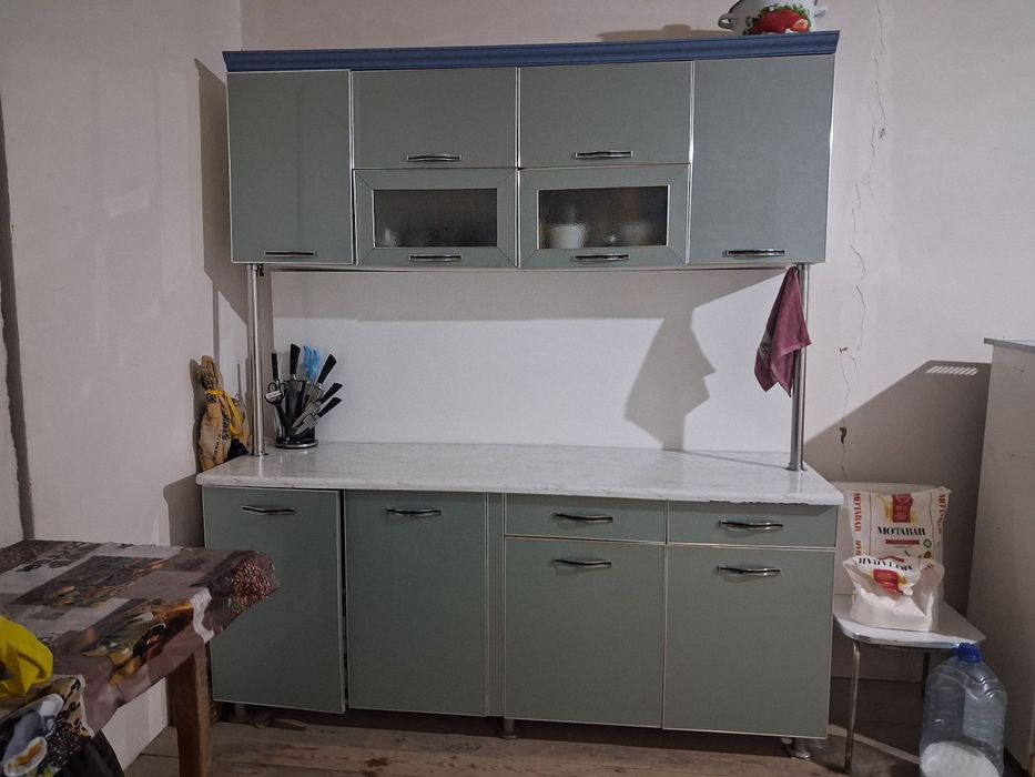 Kuxni nabor sotiladi