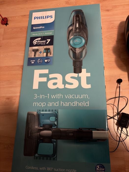 Вертикална прахосмукачка 3in1 Philips SpeedPro Aqua