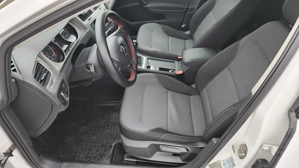 Vând Volkswagen Golf 7