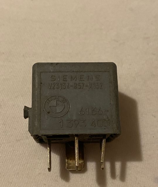 Releu v23134 b57 x152 / v23134b57x152 BMW Seria 3 E36