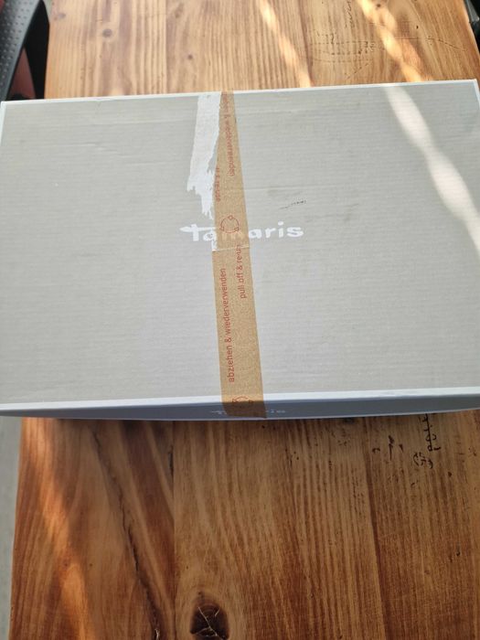 Tamaris естествена кожа