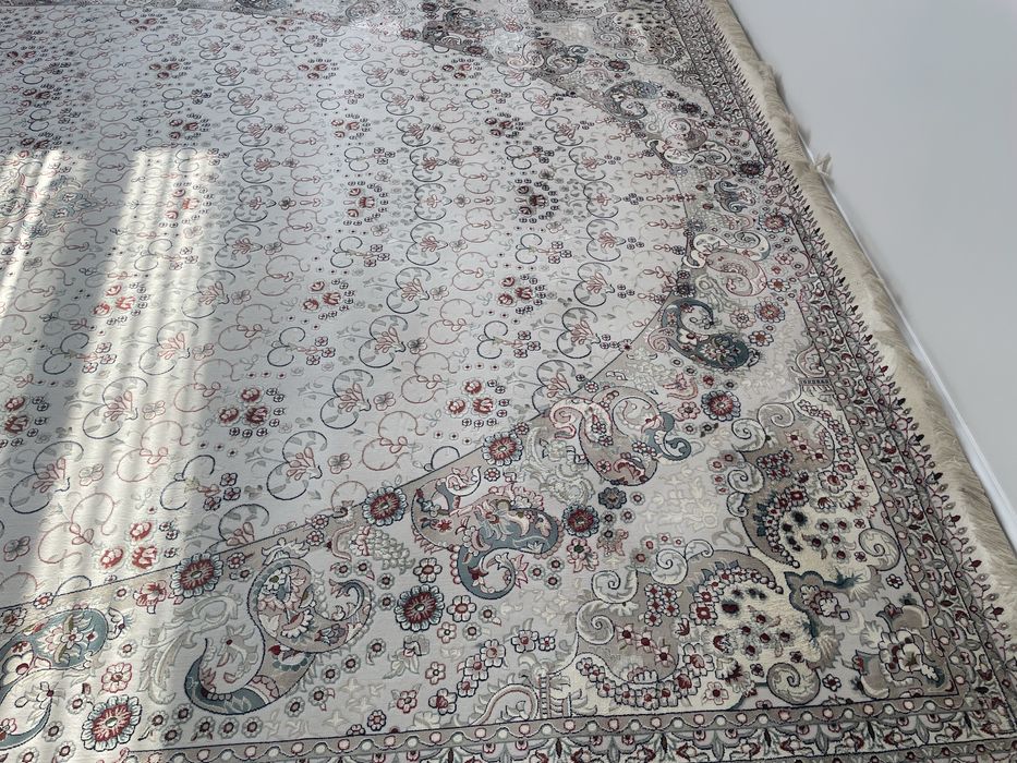 Продается ковер срочно!