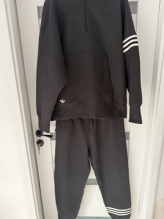 Trening adidas marimea L
