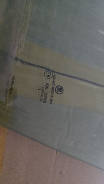 Продам переднее левое боковое стекло на шкода октвия а7 2013