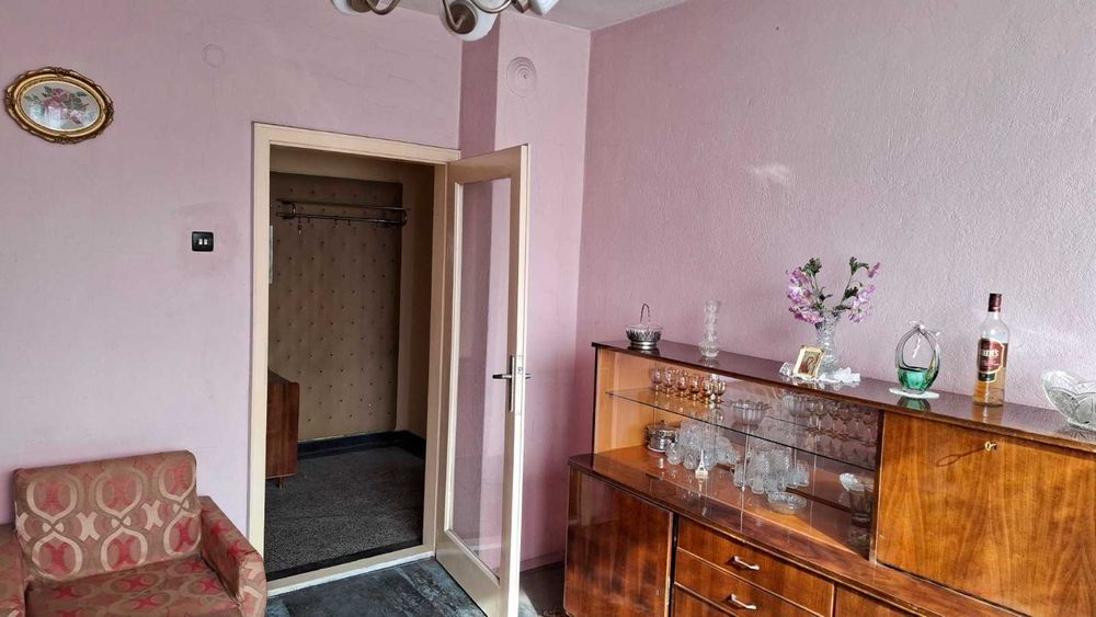 Продава се Двустаен апартамент в Габрово, Център - 76 кв.м за 463 €/кв.м - Снимка #2